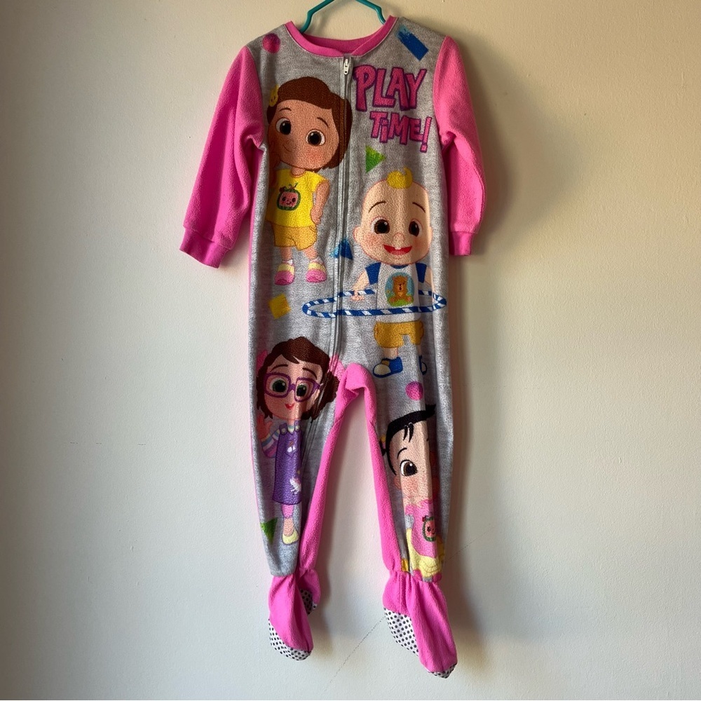 🌼 5/$20 CoComelon Toddler Sleeper Pajamas 2T Fleece Footed One Piece Zip Play